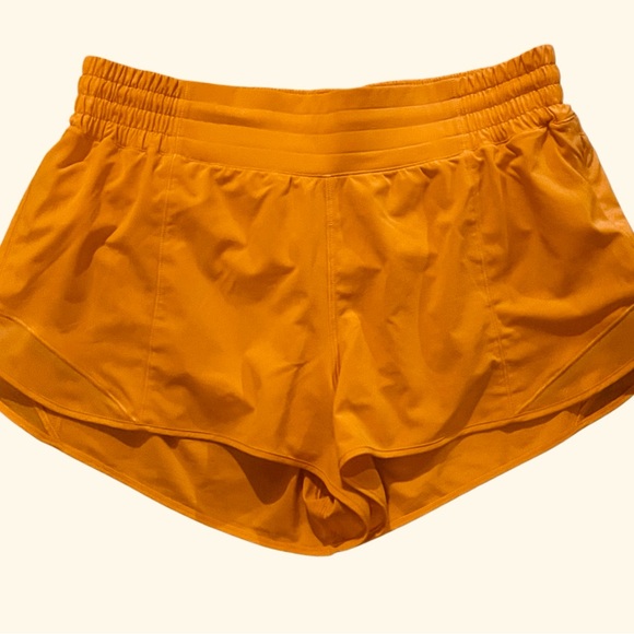 LULULEMON Hotty Hot High Rise Lined 2.5” Short - Picture 10 of 16